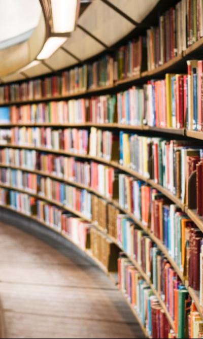 A public library book shelf